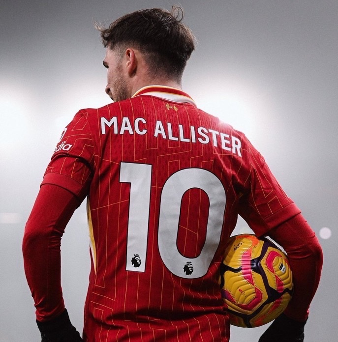 安切洛蒂此前曾要求俱乐部签下麦卡利斯特。虽然没有进行任何谈判，但俱乐部收到了积极