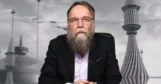 普京智囊曾作出预言：下一个爆发战争的地方不是台海，也不是南海！
北极曾是大国军事