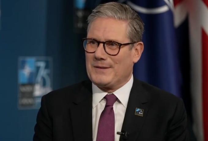 英国首相为何要求中国停止买俄石油，英国还觉得自己是世界大国呢？还觉得自己是日不落