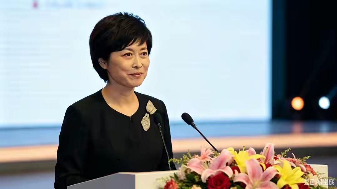 敬一丹去世，最难过的不是我们这些观众，也不是同事，
而是她最亲爱的女儿王尔晴。