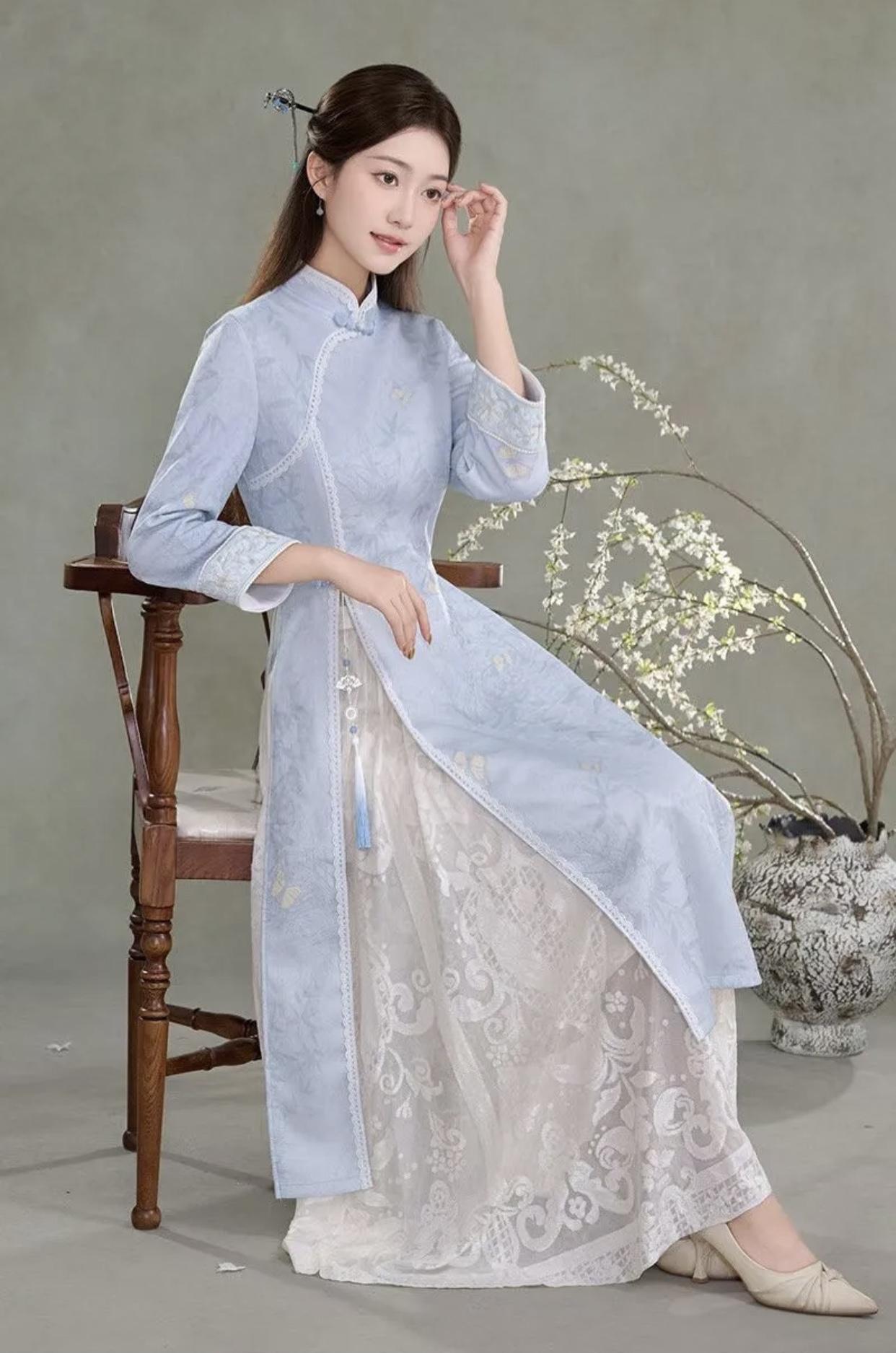 分享唯美的美照温柔蓝白搭配，古典优雅，宛如画中人