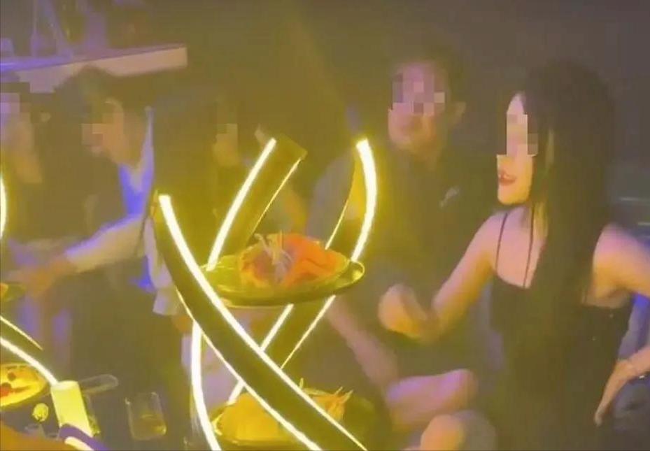 国企高管KTV陪侍被实名举报！6次考察花50万，纪委：情况属实！

“每次必喝飞