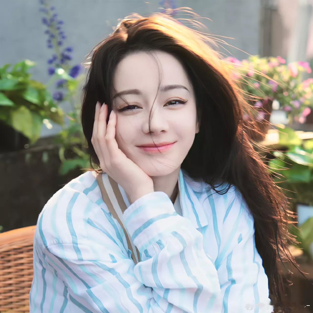 迪丽热巴钰珑 dlrb 迪丽热巴功夫女足 dlrb 迪丽热巴卫蓝“日子是自己的，