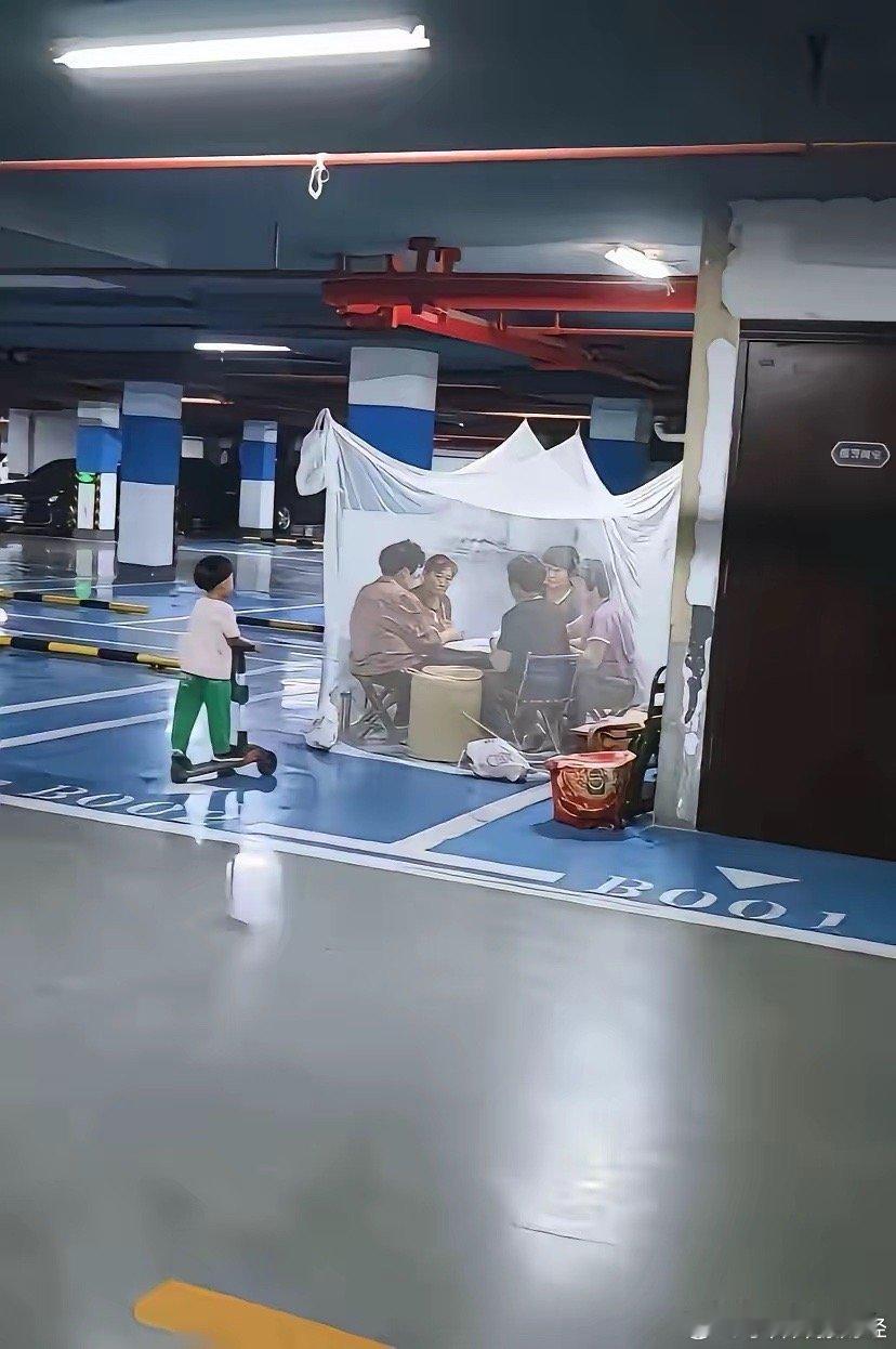 还别说，呆在这里比开空调舒服 