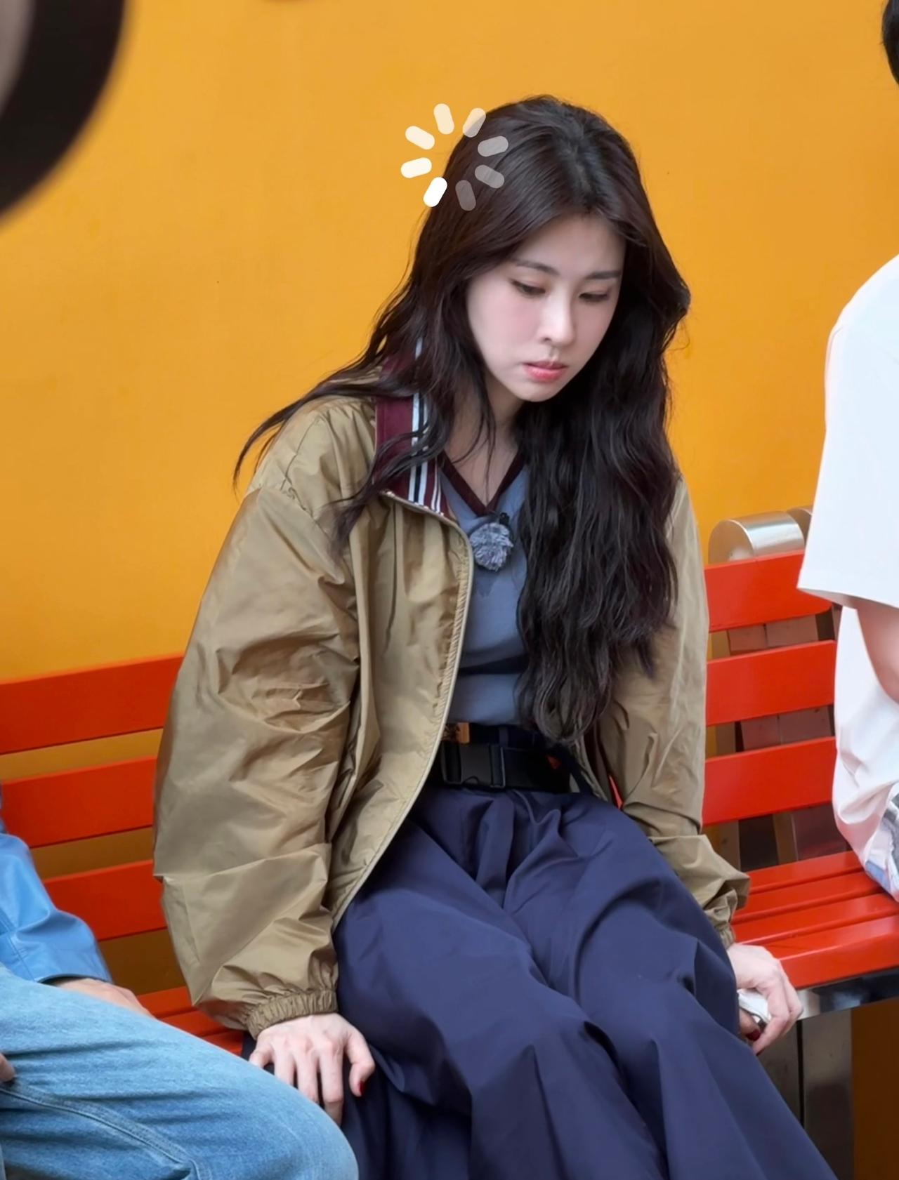 张碧晨 💎 张碧晨音你而来3

看似人还坐在这
实际上灵魂已经“走”了有一会儿