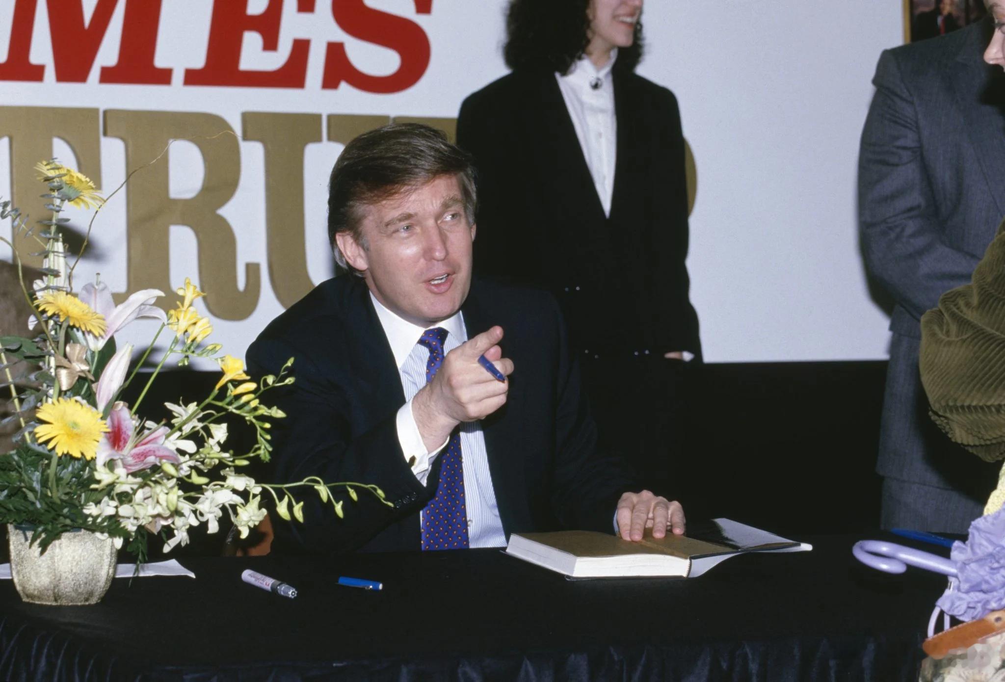 【特朗普在格陵兰岛上的策略遵循精心设计、早已为人熟知的“特朗普剧本”】（财富）对