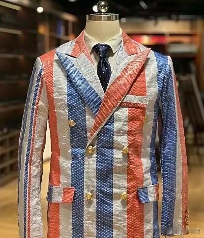 巴黎世家这一款，在国内绝对一件卖不出去。（网友评论）[灵光一闪] ​