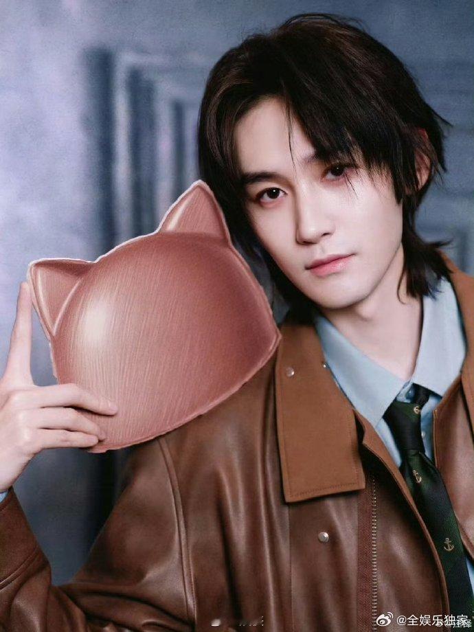 汪铎到胃了不是到位了 看汪铎吃东西真的越看越饿，每一口都香到骨子里，把平凡的干饭