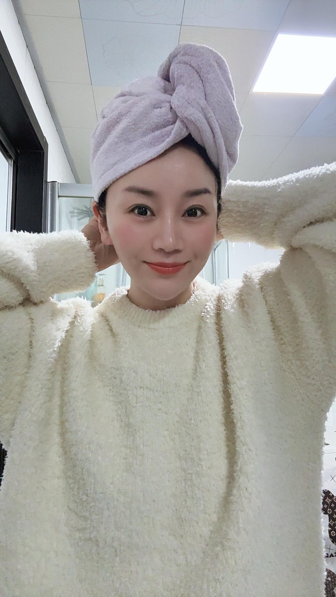 太太太喜欢现在的皮肤状态了🫧钻石水光肌 越来越彭弹嫩滑细腻🥰