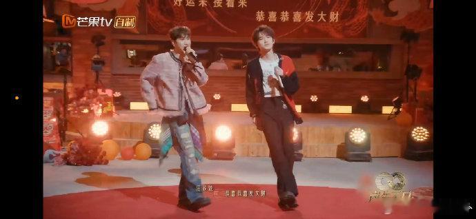 汪苏泷汪苏泷回应给宋亚轩写代表作声生不息直播 “当你见到了亚轩”魔性歌词，泷泷有