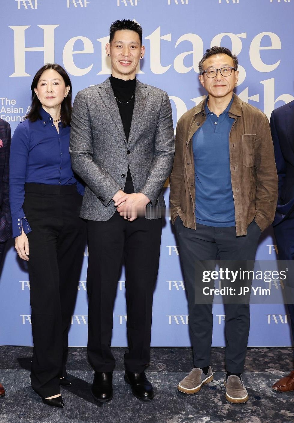 看到蔡崇信和吴明华离婚的消息（👉网页链接）找了几张吴明华的近照👇5月14日，
