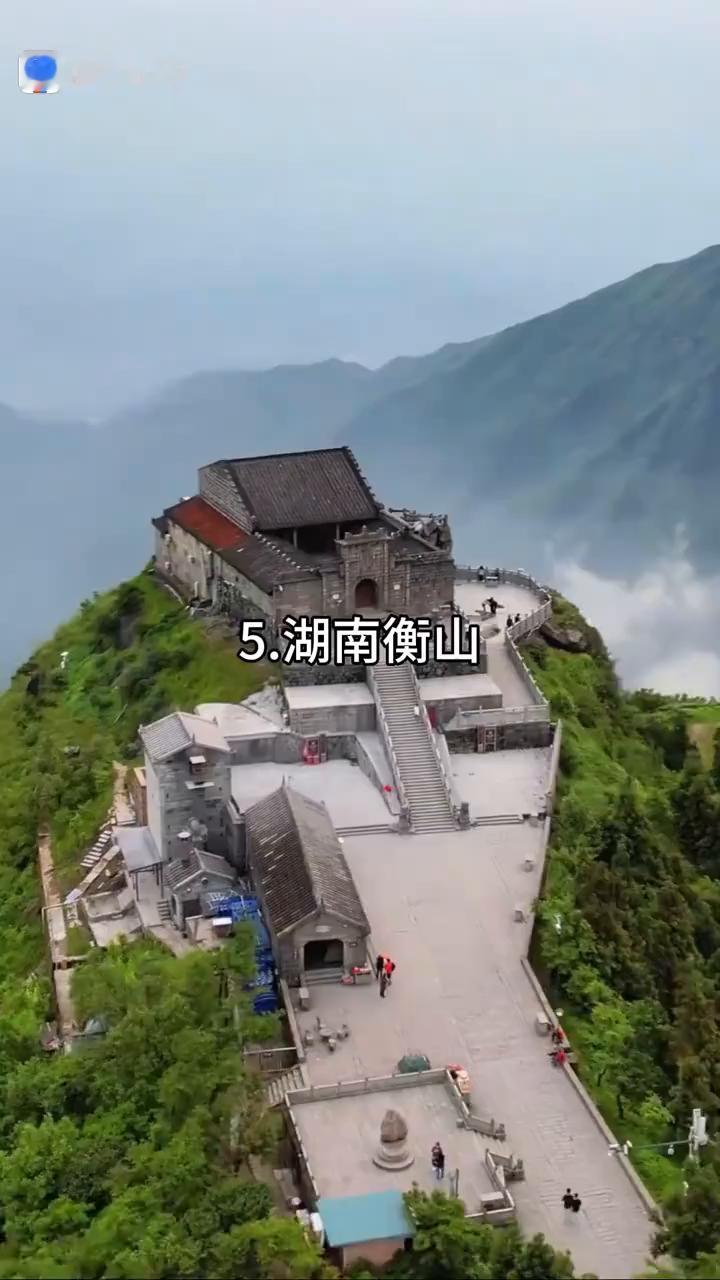 中国各省排名第一十五座名山。
·1.安徽黄山。
·2.山东泰山。
·3.陕西华山