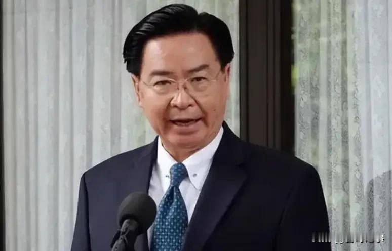 赖清德亲日程度不能低估！
   赖清德就职，37名日本国会议员参加，而国民党全体