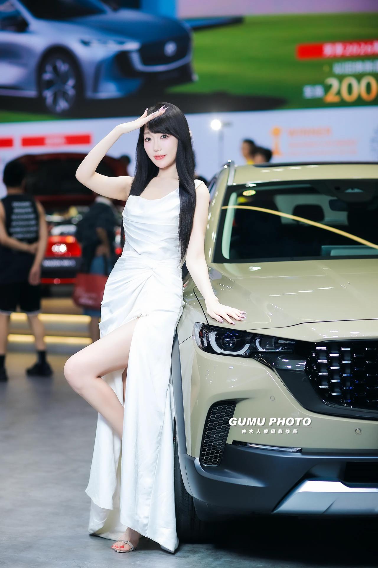 2026成都车展长安马自达展台模特