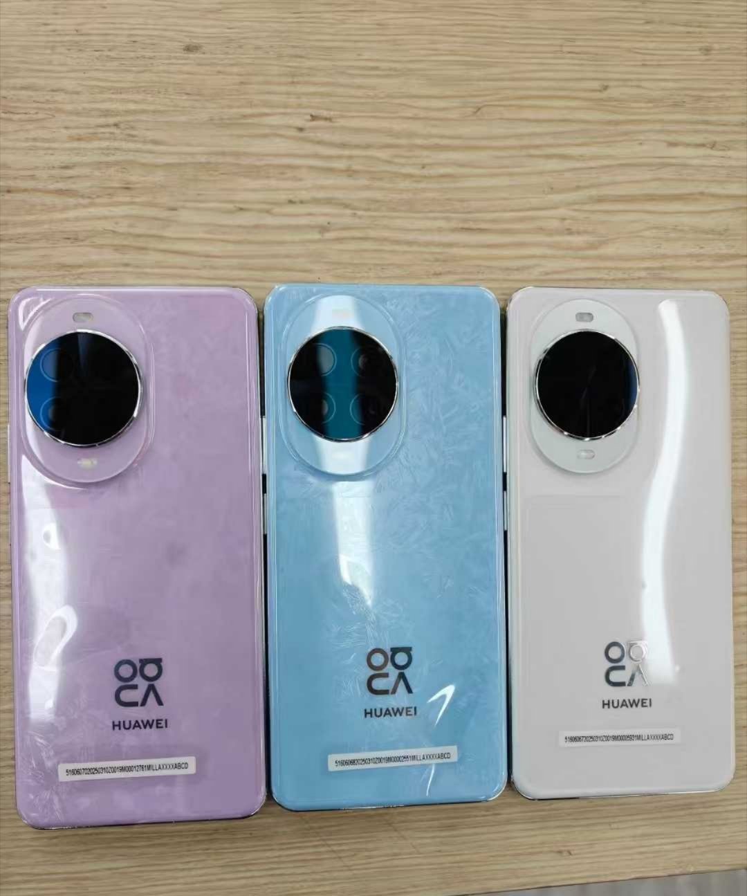 华为Nova14系列真机外观设计曝光，有粉色、蓝色、白色三个色，大家觉得怎么样？