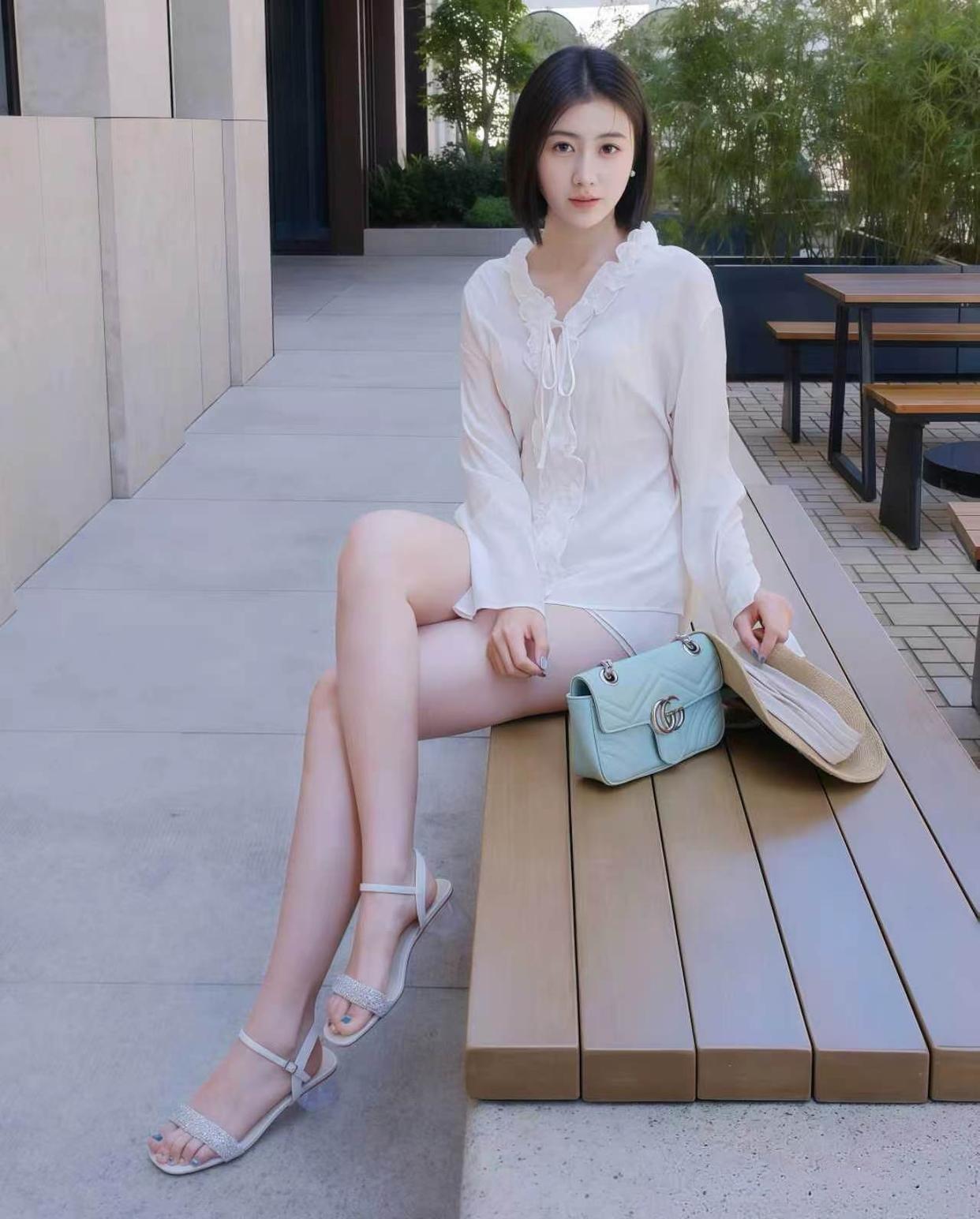 说说你的眼睛在看哪里宅男女神美女穿搭
