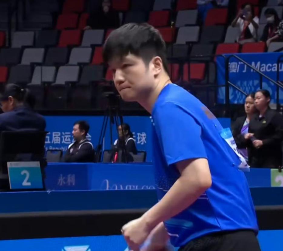 就这样结束了。
教练和周雨说：想怎么打就怎么打，想赢一局太难了。把周雨都说笑了。