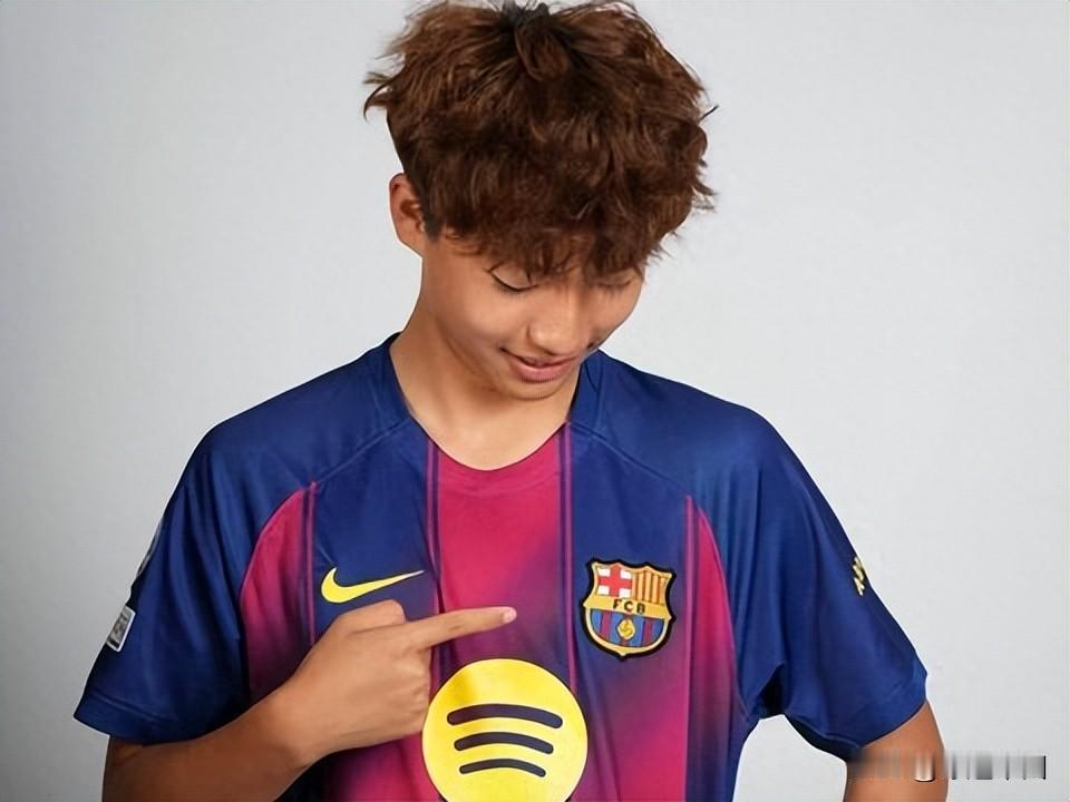 梅西现场观战！中国小将登场，巴萨U16止步梅西杯八强
 
北京时间10月28日晚