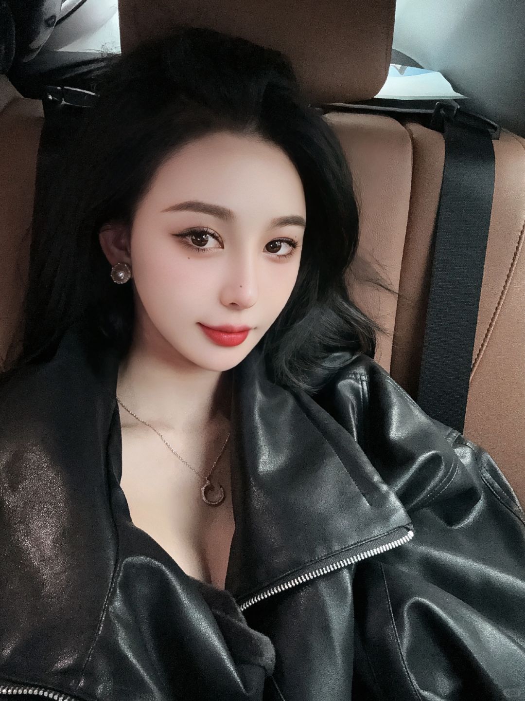 所有女生，请一定守护好你的野心🔥
“人弃我取，趁低吸纳。”——李嘉诚
.
李嘉...