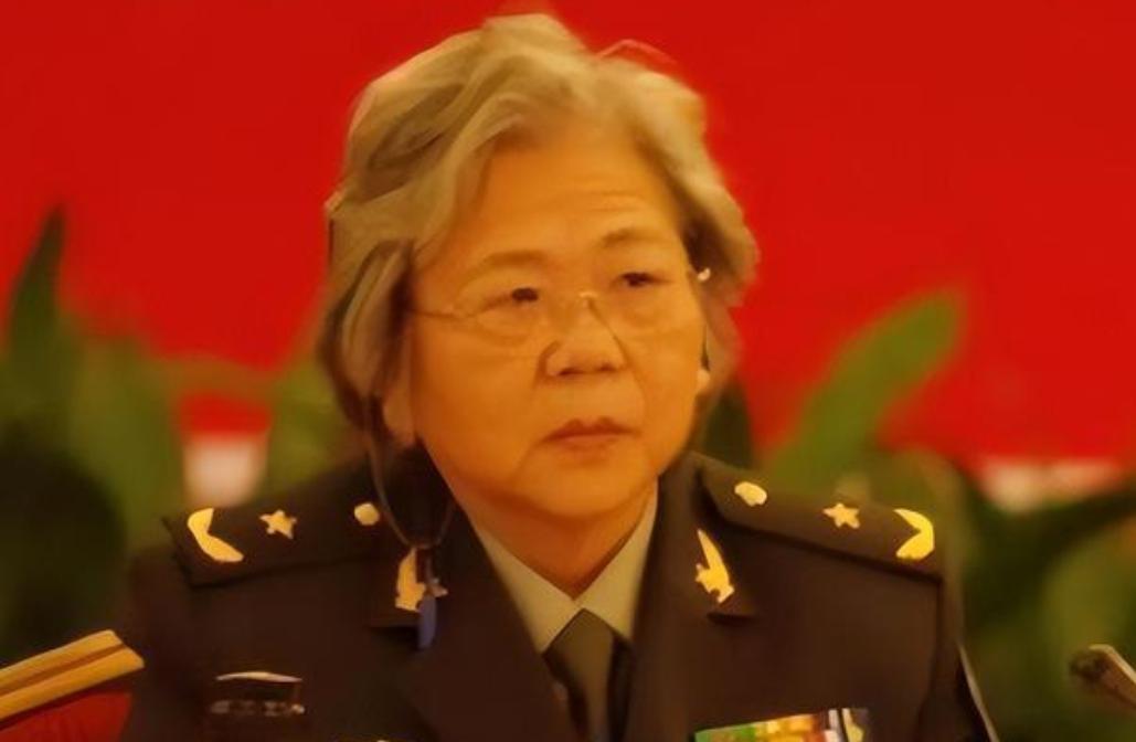 你敢信？贪了上亿军费的军中大老虎，审讯全程镇定自若，却在听到一笔拨款后当场脸色大