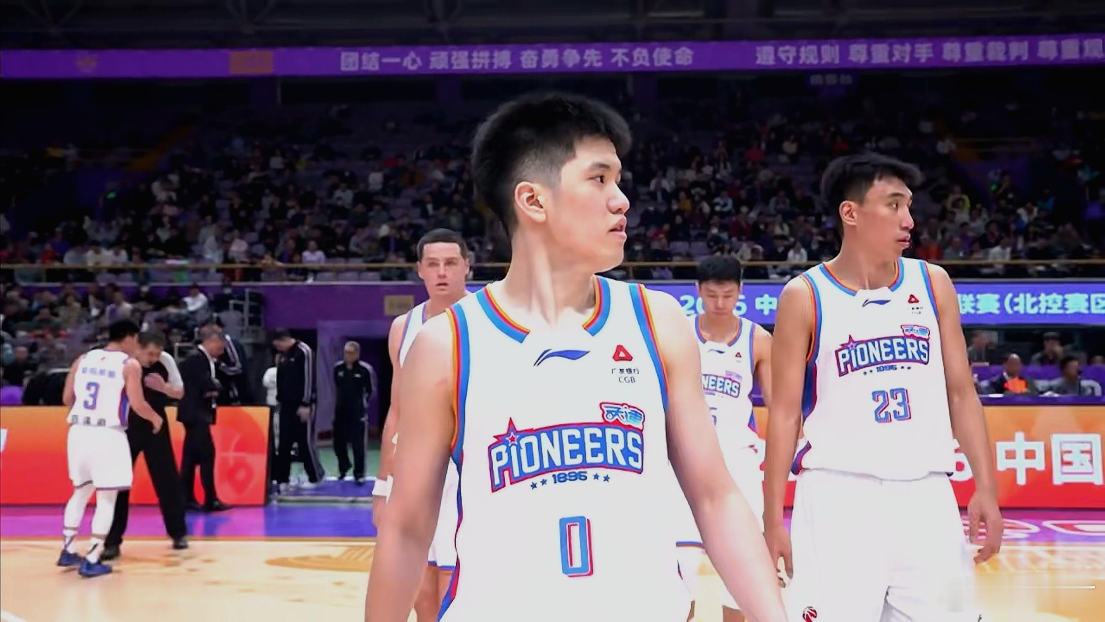 北控赢的惊险，好在最后是4分领先，如之前所说，他们这套比较短的阵容从杯赛到现在连