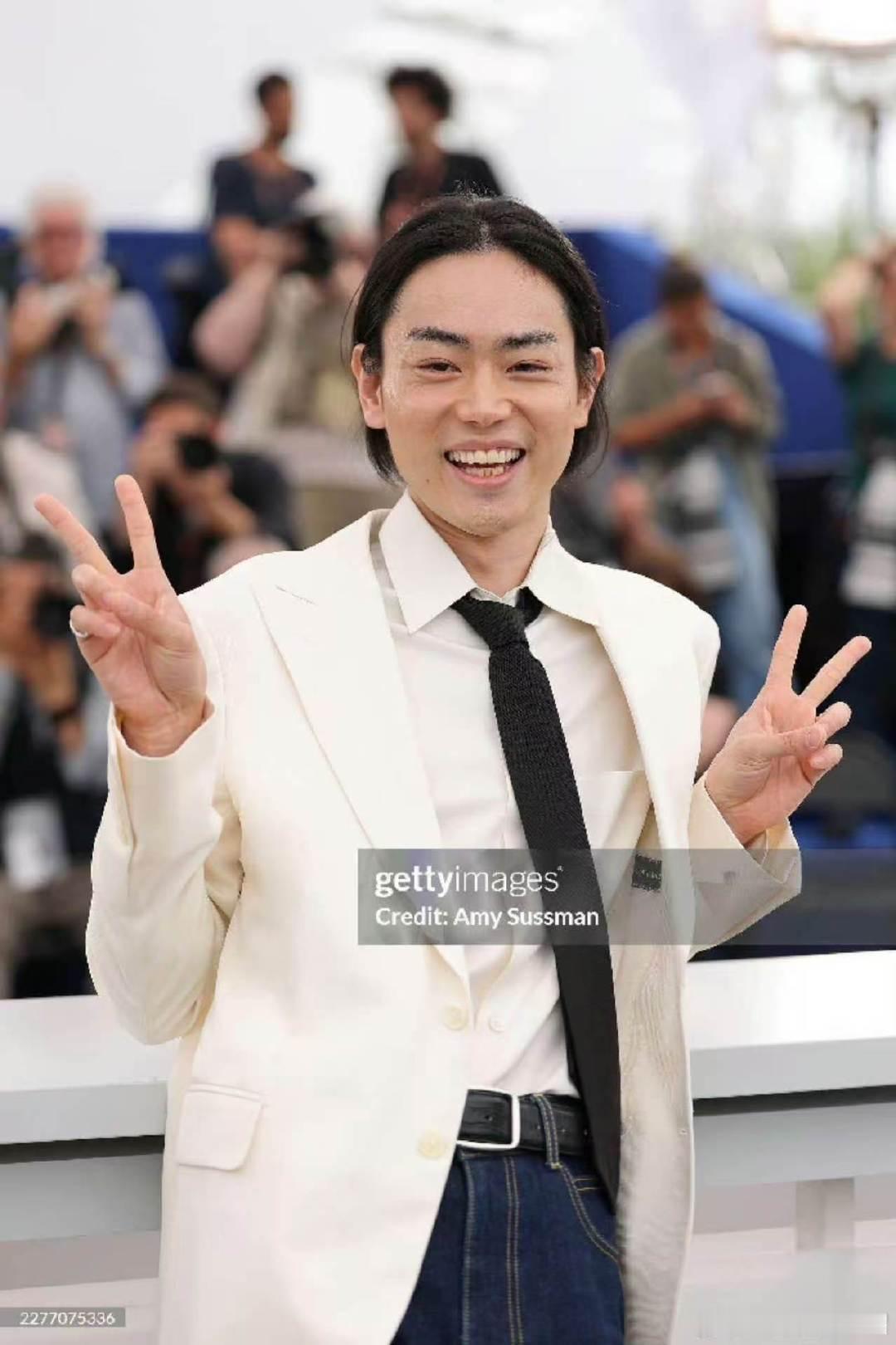 菅田将晖亮相戛纳电影节菅田将晖戛纳电影节状态玛雅…这…… 