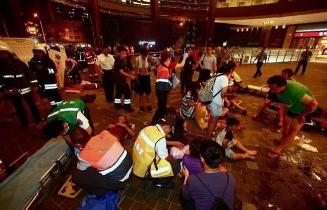 我觉得这是一场有预谋的谋杀后面警察调查的时候，我觉得能发现与被害者有仇！或者这个