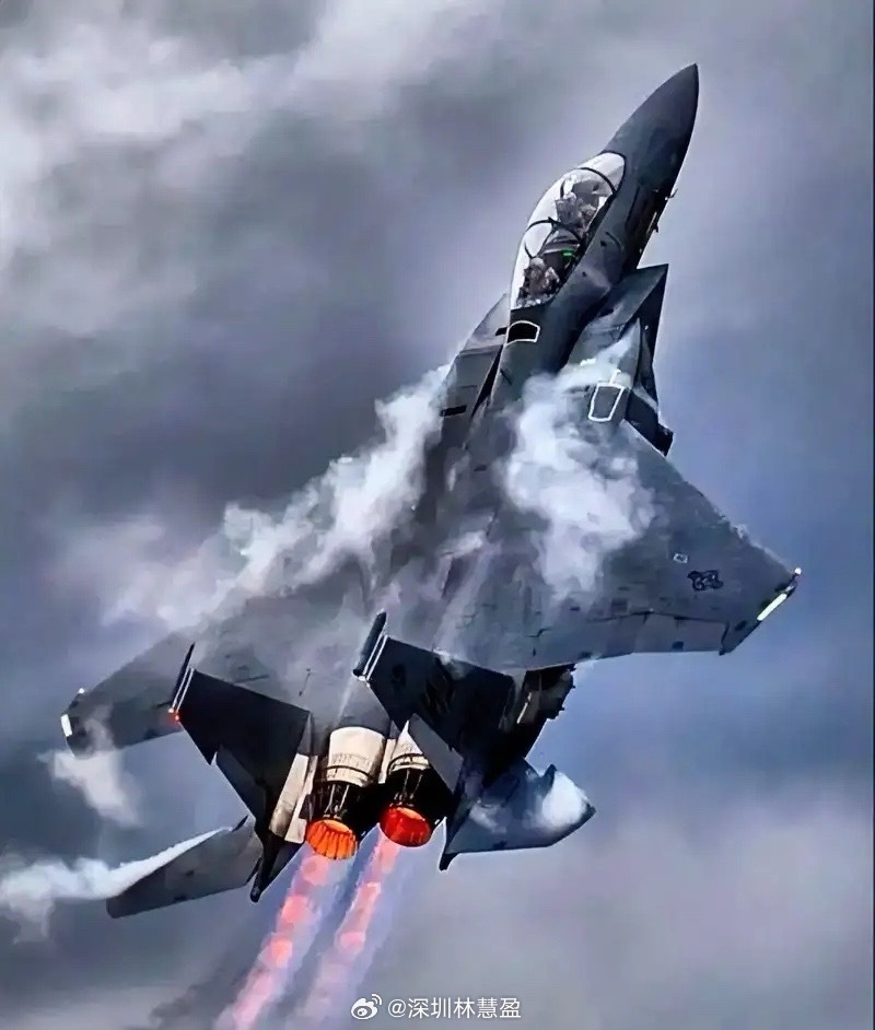 突发消息！美国第四架战斗机坠毁！刚刚，多家外媒发布快讯称，一架隶属于美军的F15