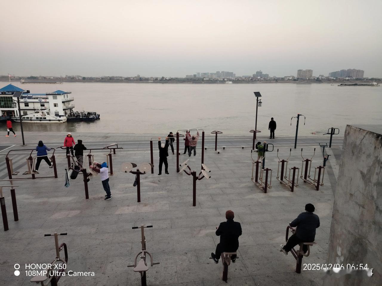 你怎么看新国标电动车的限速我认为电动车限速应该从生产抓起