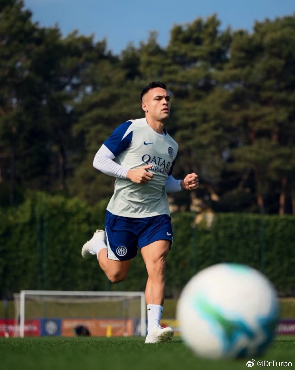 多个媒体记者：劳马和恰球王都已上场进行了训练 他们的回归指日可待本轮欧战英超9队