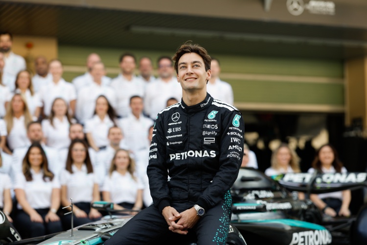 拉塞尔：如果年轻几岁的话会嫉妒诺里斯 现在只为他感到高兴