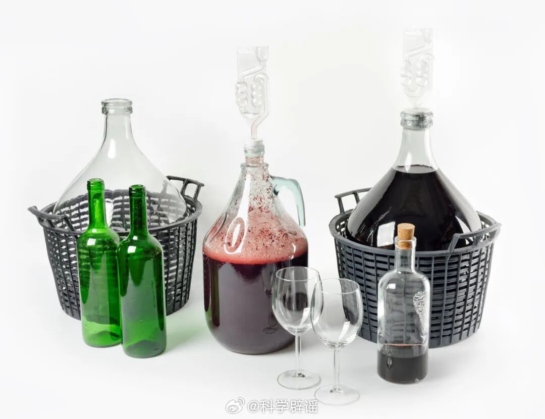 微博辟谣【自酿酒并不会更健康】这几年开始流行起自酿酒，网络上涌现了各种自酿酒配方