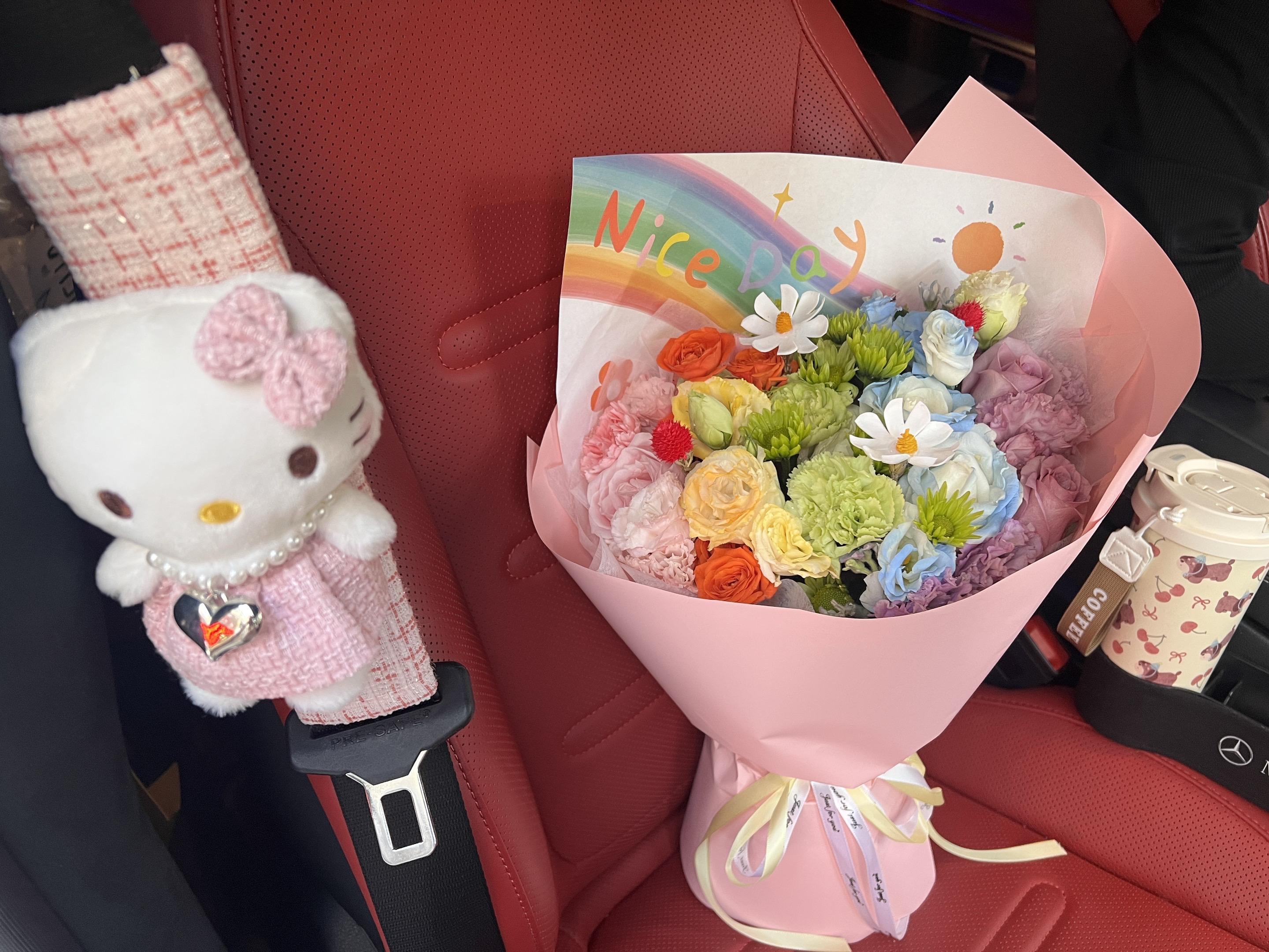 只在节日里收到的花 不叫花叫礼物 在平日里收到的花 是花也是爱