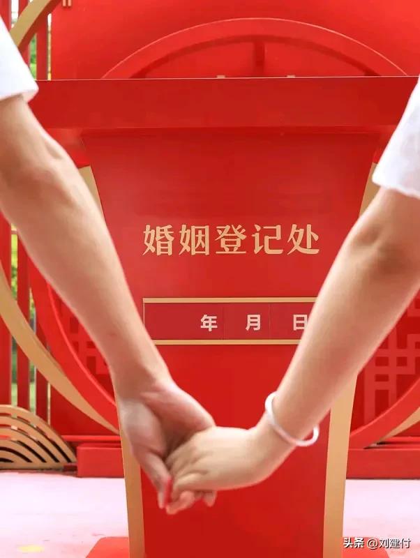 男子心疼老婆哽咽质问母亲 看到“男子心疼老婆哽咽质问母亲”这件事，我感触颇深。有