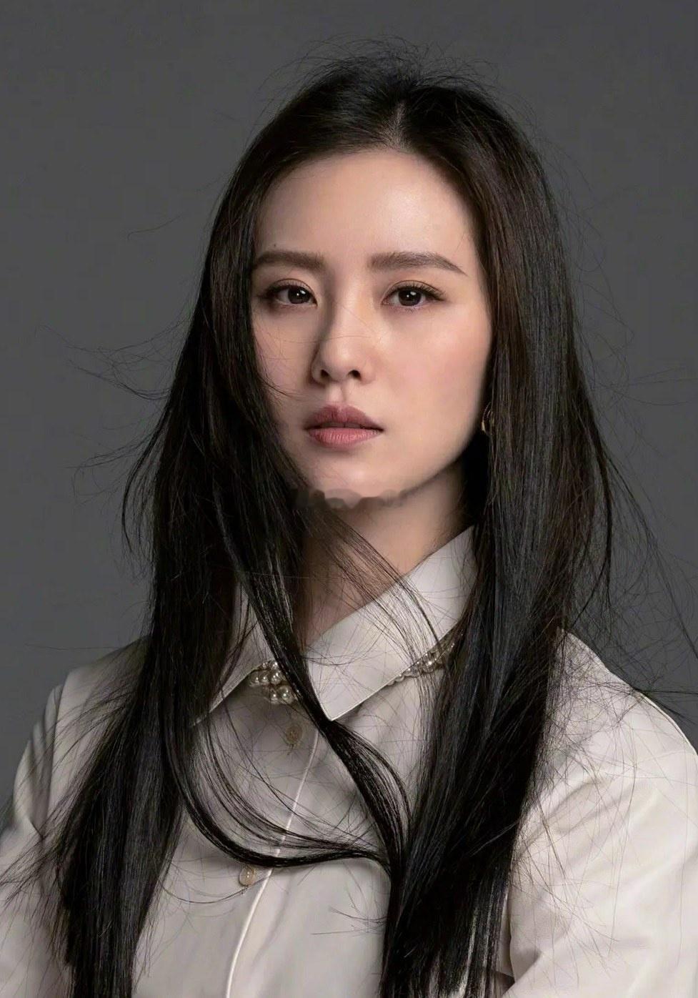 电视剧《红牡丹》女主：刘诗诗题材：民国、正剧导演：汪俊(玫瑰的故事)造型：宋晓涛