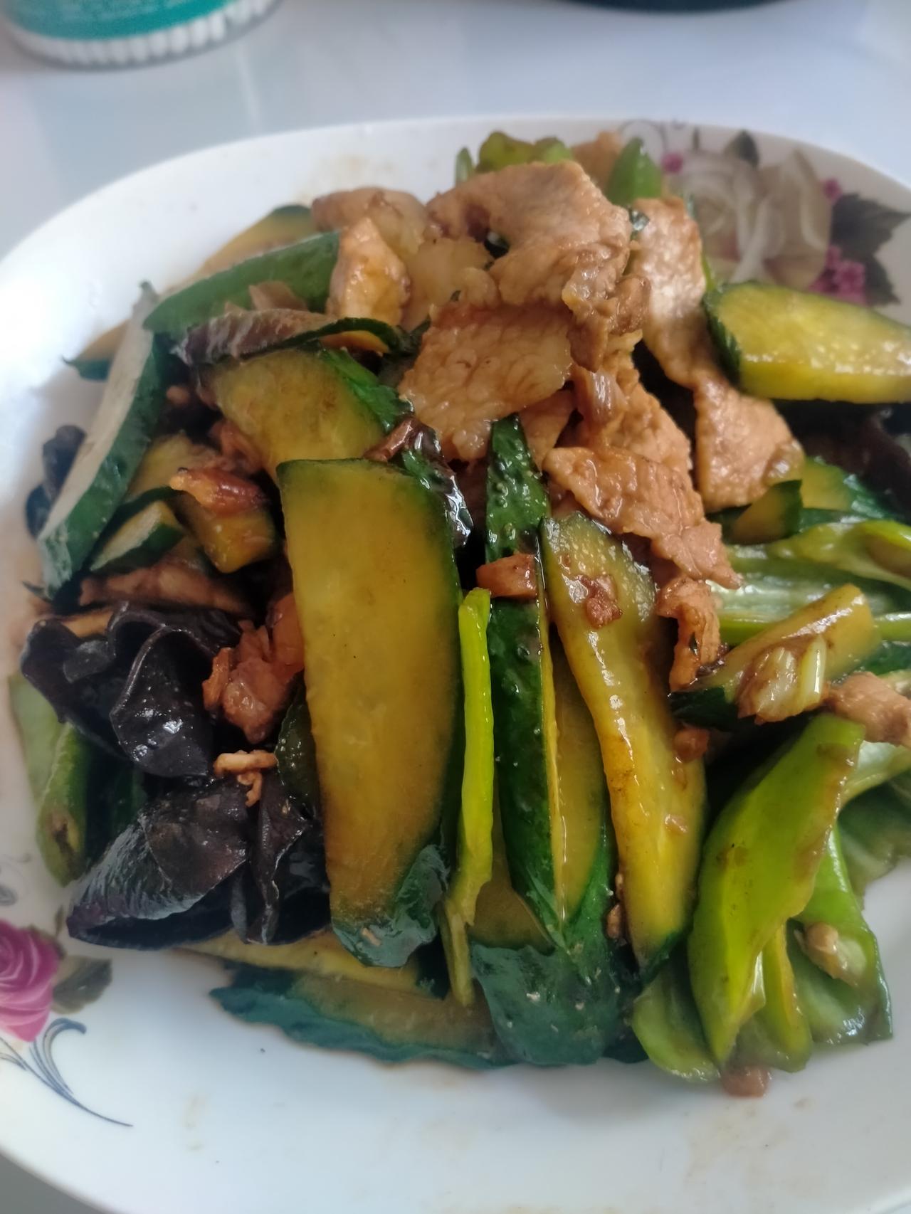 手机随手拍原创图片自己动手。做两个菜。