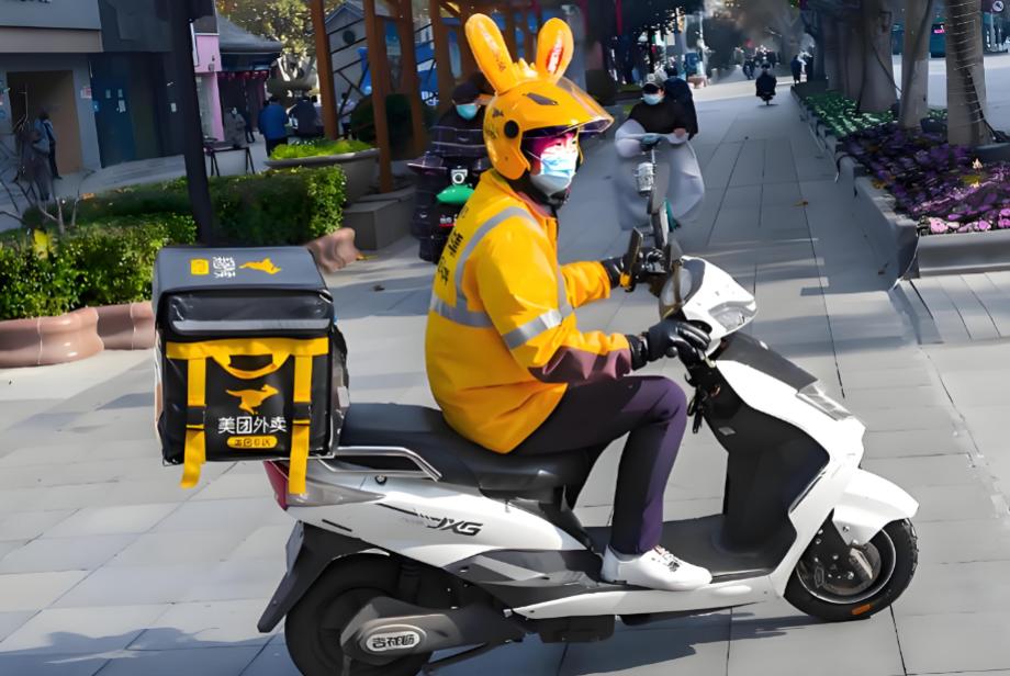 清明前夕，侄儿李谦从上海回家探亲，晚上在我家喝酒聊天时，无意间说起了他们美团骑手