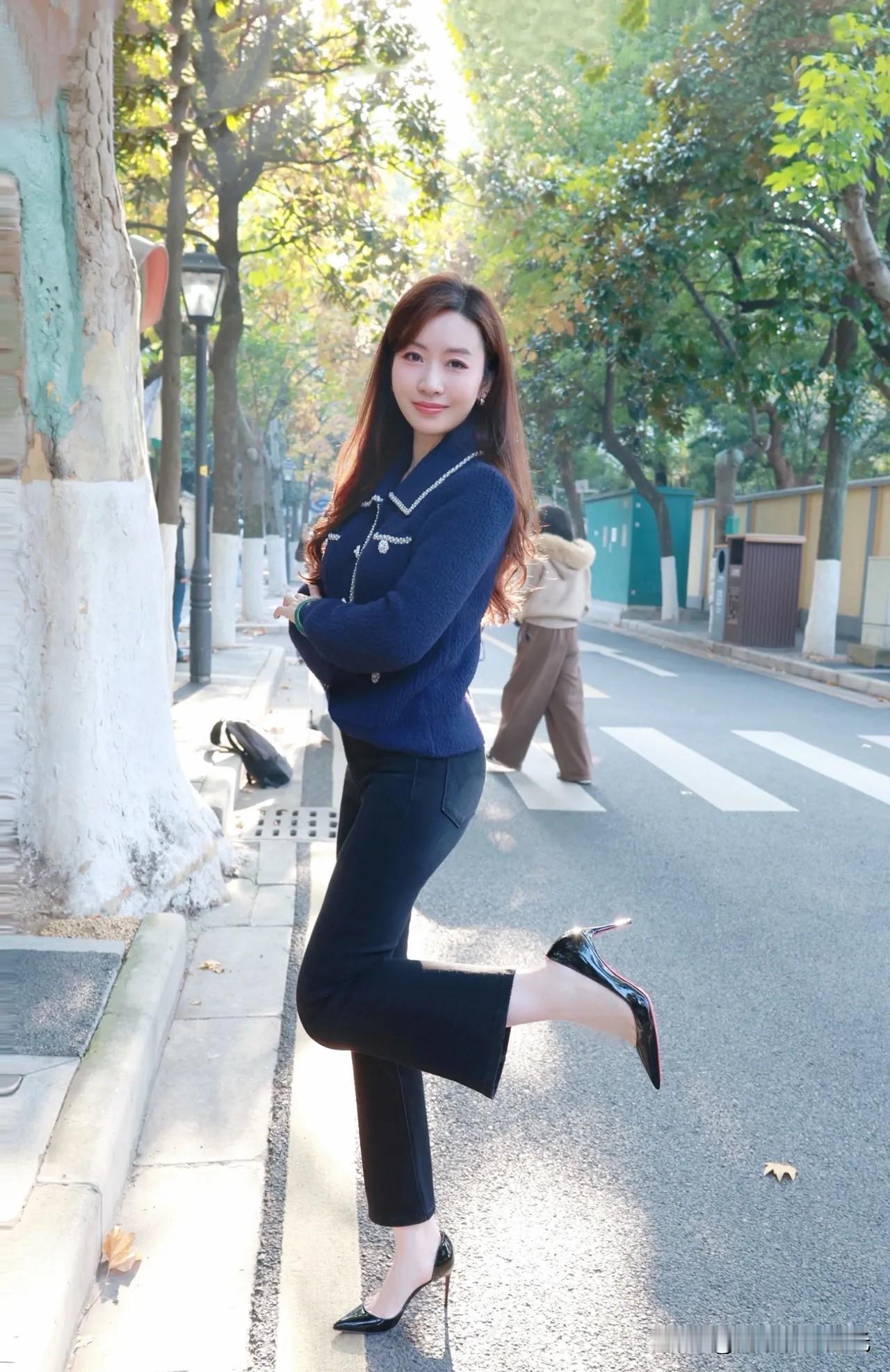 有哪些女生日常好看穿搭可以借鉴出门上班，简约穿搭