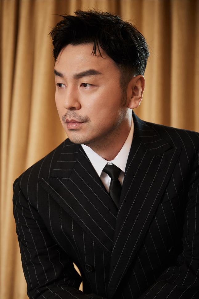 演员雷佳音说，跟贾玲合作，真的认识了这个人，不是表面上嘻嘻哈哈，总是抖包袱啥的，