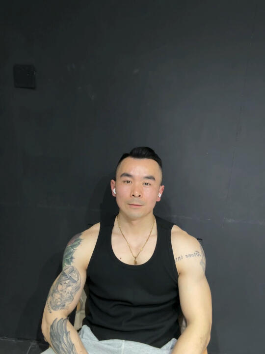 男士肌肉线条真的帅！
