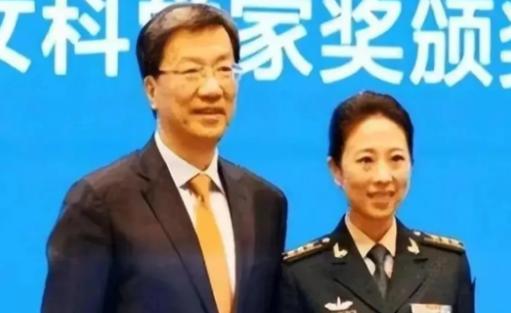 谁能想到？孕肚妈妈闯发射禁区，竟解了中国导弹半世纪困局，拒美资超干脆
 
201