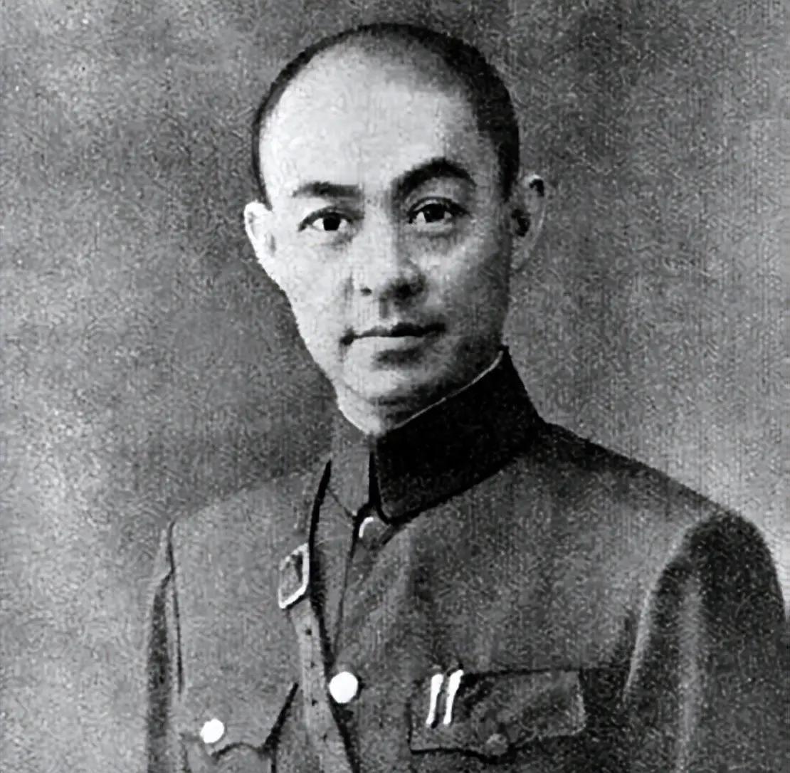 1937年，张自忠身负“汉奸”污名，在北平沦陷后辗转至山东。当他走投无路，求见昔