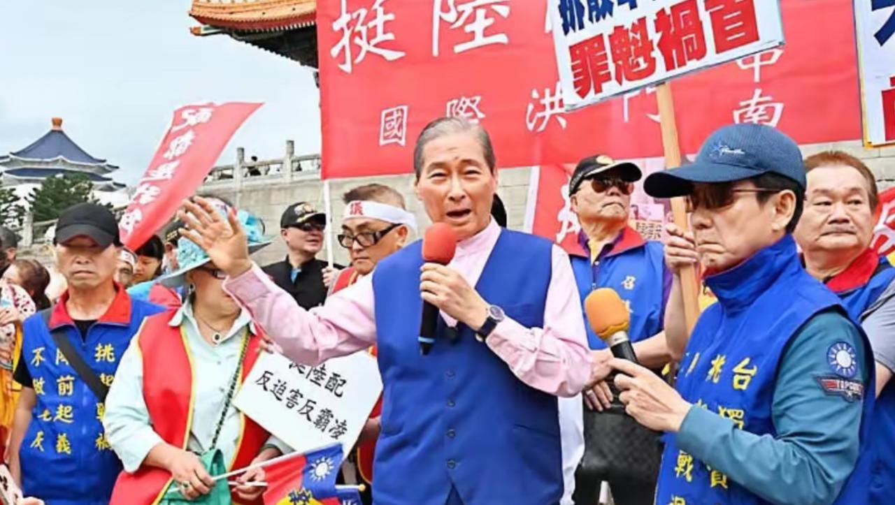 台当局 7 月 30 日召开记者会，正式申请解散中华统一促进党。

消息一出，岛