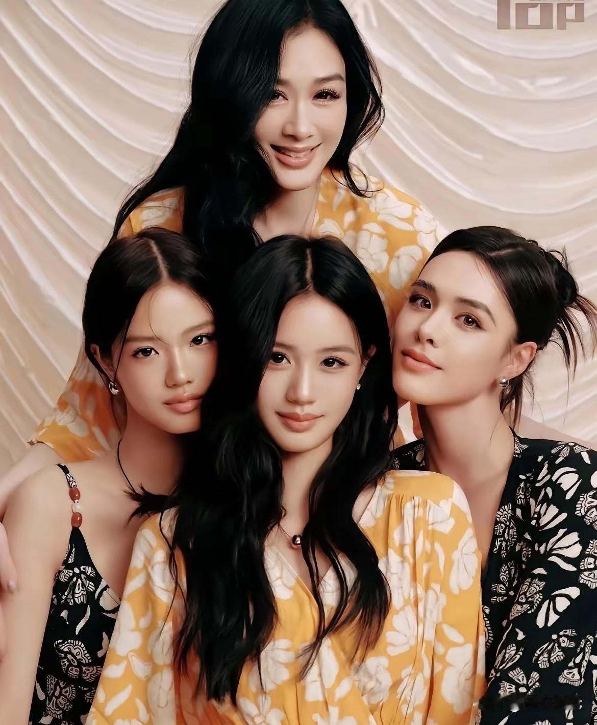 看这张照片
钟丽缇和三个漂亮美丽的女儿…
众所周知，钟丽缇是加拿大籍的中越混血女