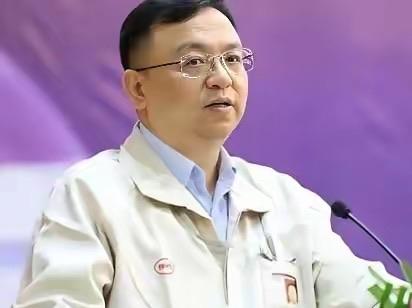 王传福曾表示，中国汽车在发动机技术上落后国外几十年，德国人把发动机热效率做到40