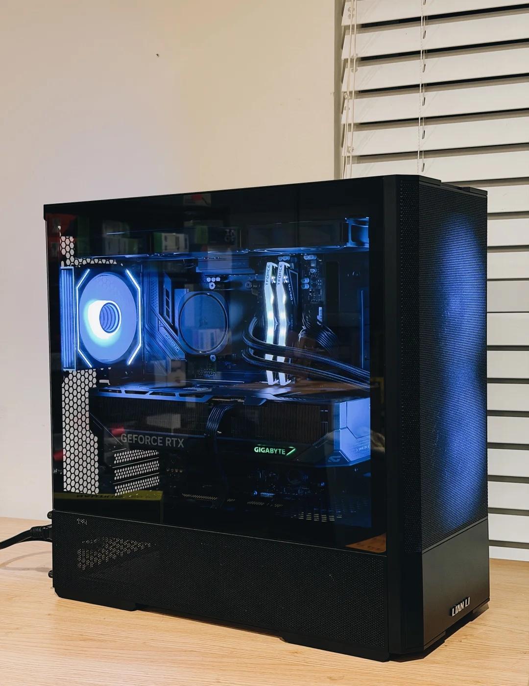 $6400 刀刃机 9950x3d 5090
CPU 9950x3d
MB Gi