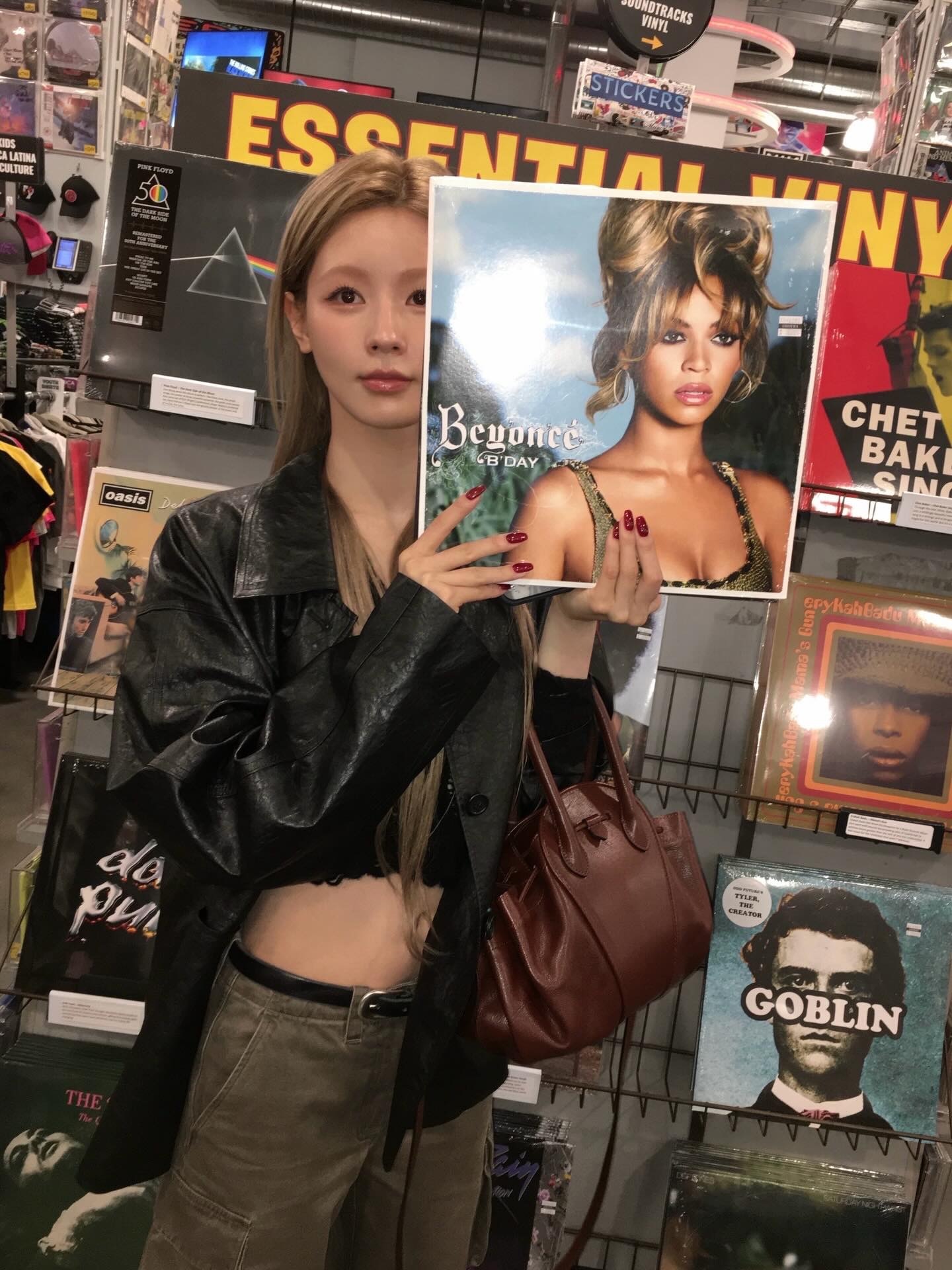 赵美延day off生活照 