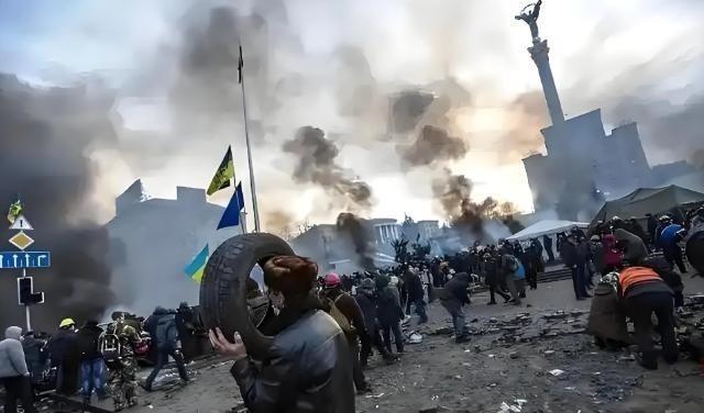 一旦战争爆发，什么东西最值钱？看看俄乌战场就知道了。战争开打后，基辅豪宅跌成白菜