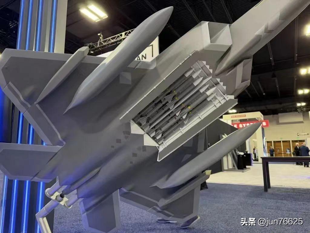 在六代机出现前，F-22该如何升级？
F-22是全球第一款第五代隐身战斗机，后来