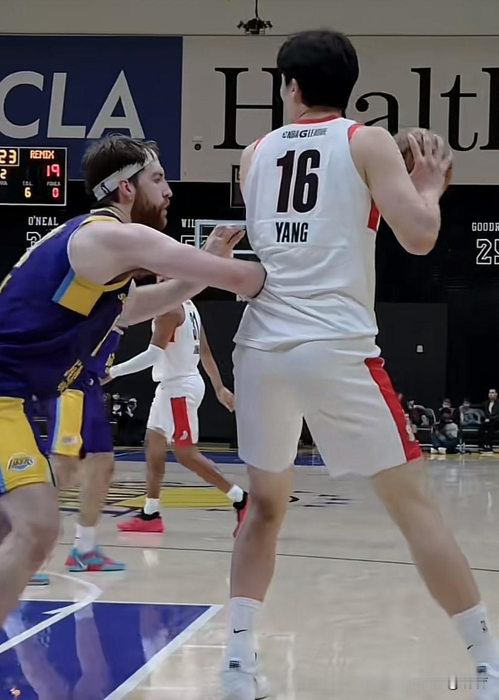 小杨又行了？杨瀚森在发展联盟的第二场比赛砍下21+9+3，比第一场比赛表现的更好